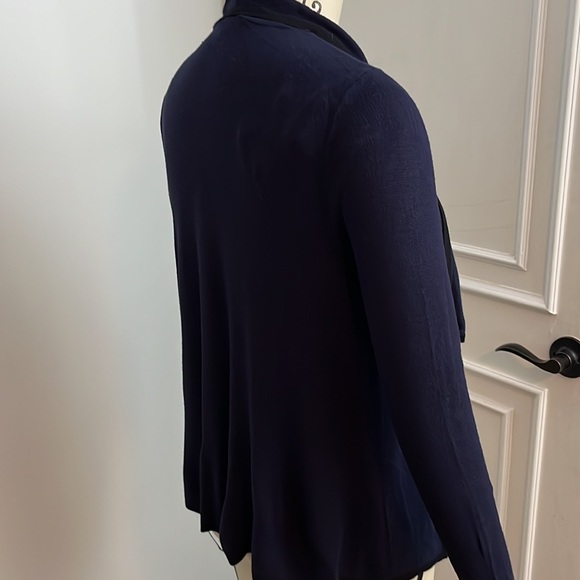 Précis petite waterfall collar fine knit sweater. Navy with black edging . - Picture 3 of 3